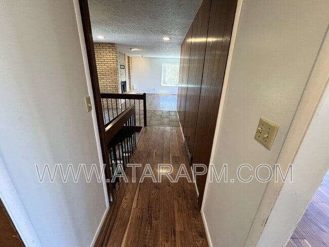 Building Photo - 270 2020 N