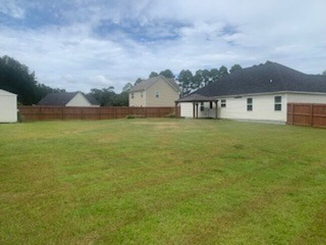 Building Photo - 200 Leeward Landing