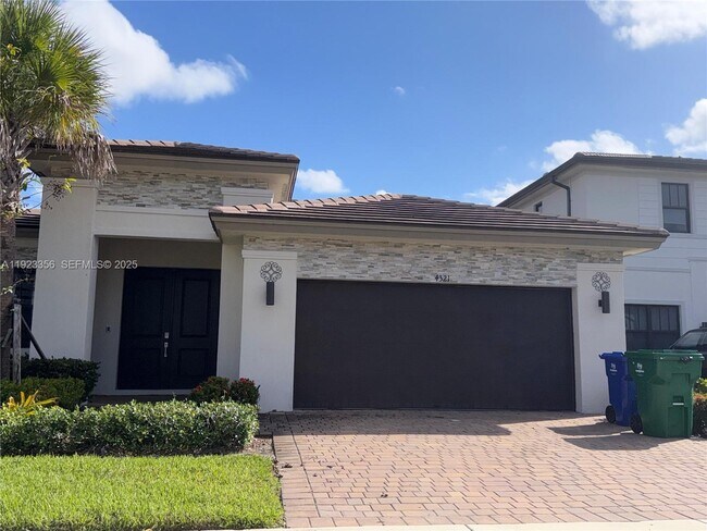 Building Photo - 4321 SW 173rd Ave