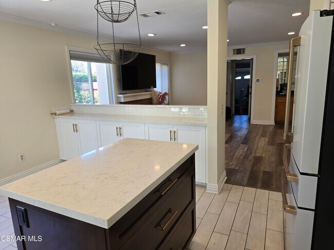 Building Photo - 3017 Klamath Ave