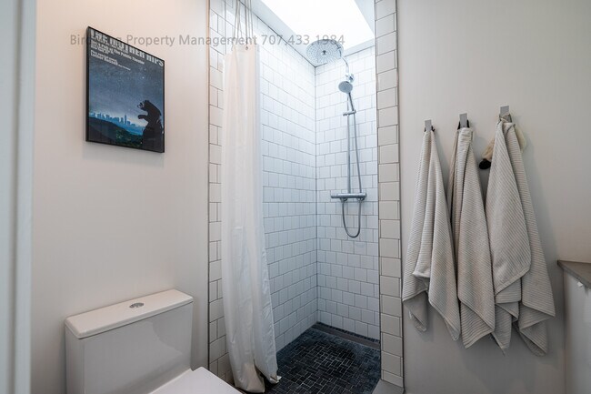 Building Photo - 13846 Village Ave