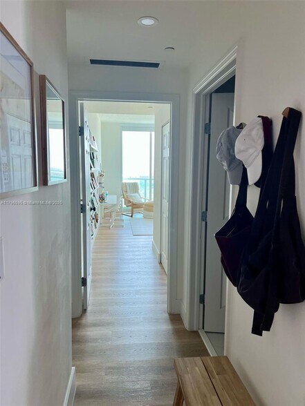 Building Photo - 2101 Brickell Ave