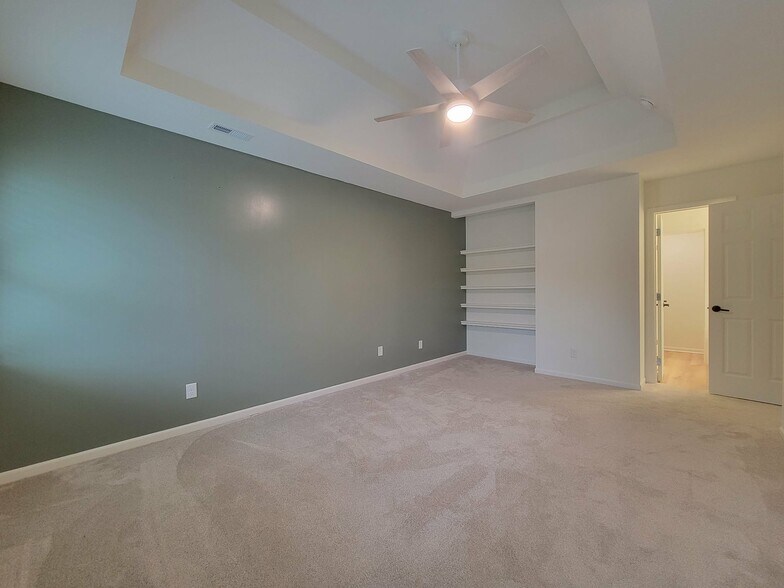 Building Photo - 1532 SE Silkwood Ln