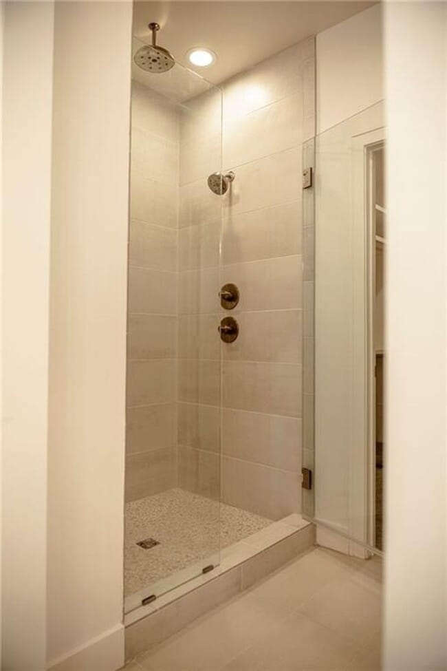 Building Photo - {4620}  Built in 2019 + Primary Bedroom on...