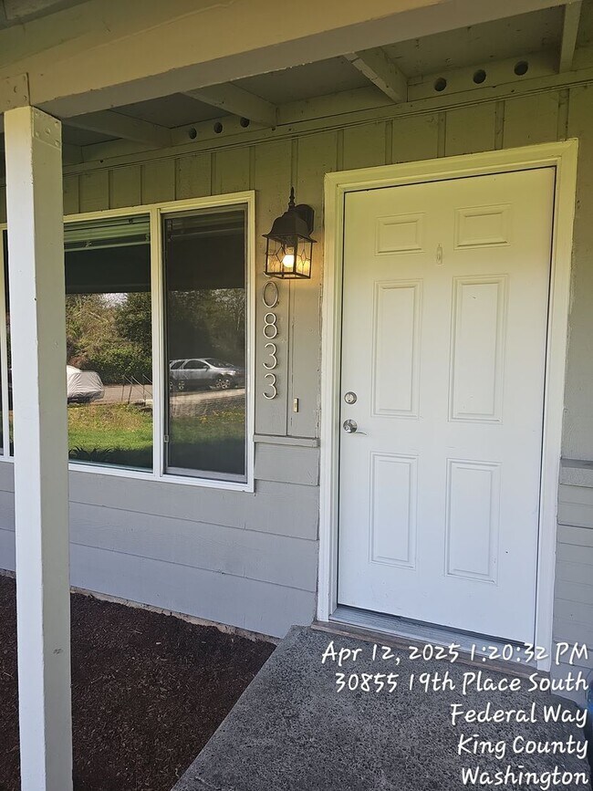 Building Photo - Federal way Duplex - 2 bedroom 1 bathroom ...