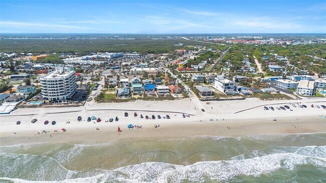 Building Photo - 701 E 3rd Ave