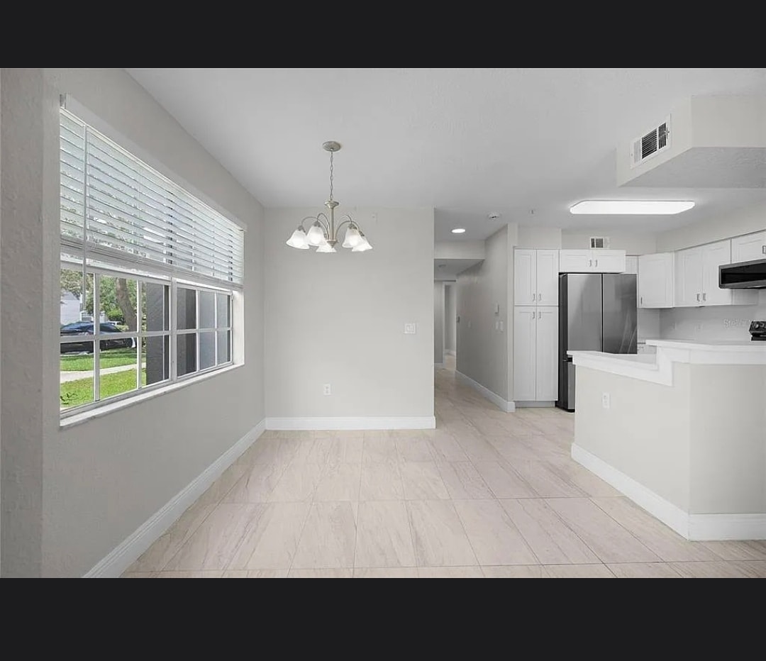 Building Photo - 13929 Fairway Island Dr