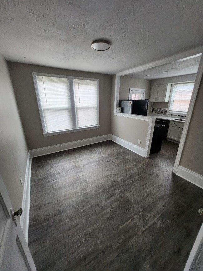 Building Photo - 2309 Westview Dr