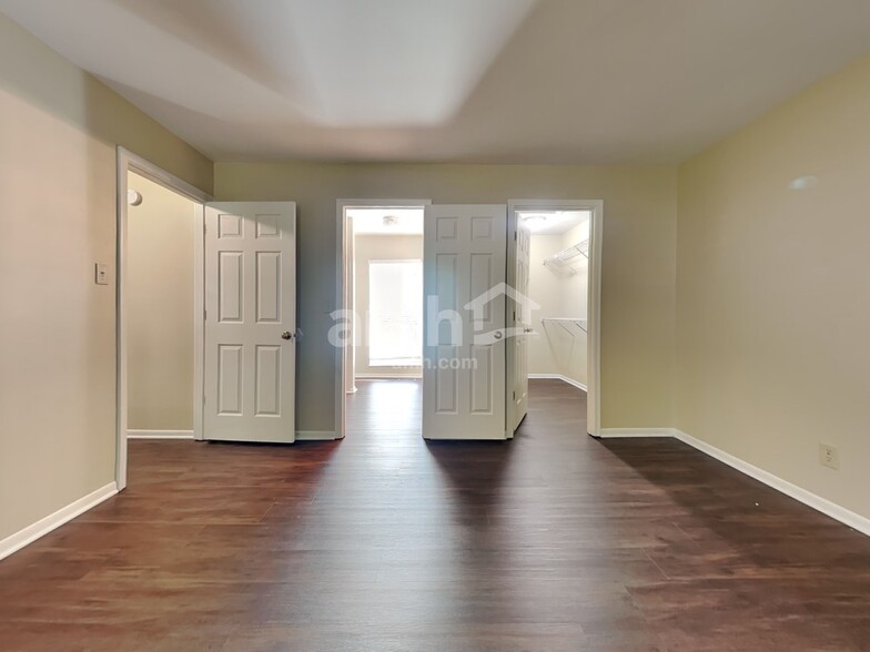 Building Photo - 3367 Woodlyn Hills Dr
