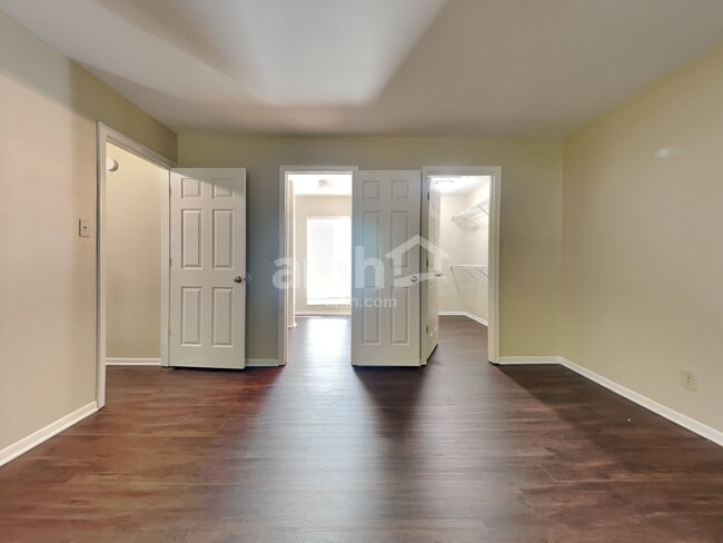 Building Photo - 3367 Woodlyn Hills Dr