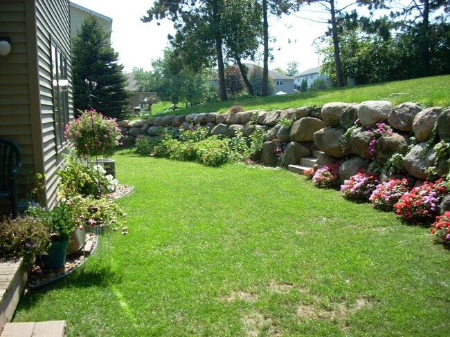 Building Photo - 3001 Arapaho Dr