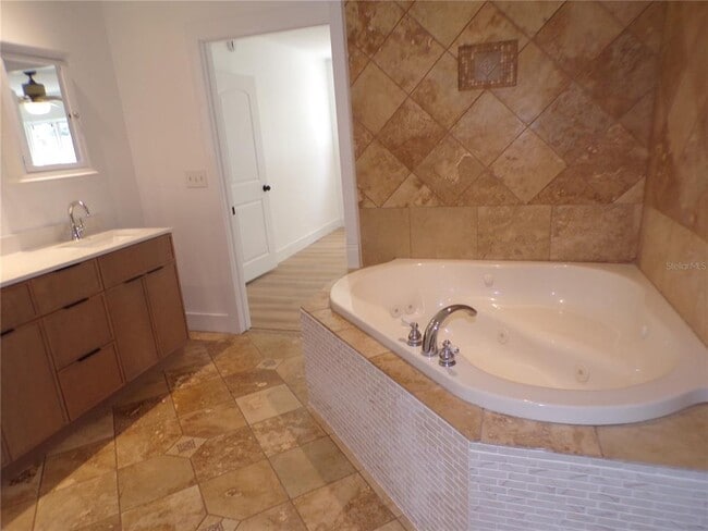 Building Photo - 179 Maria Ct