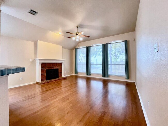 Building Photo - 1725 Dapplegrey Ln