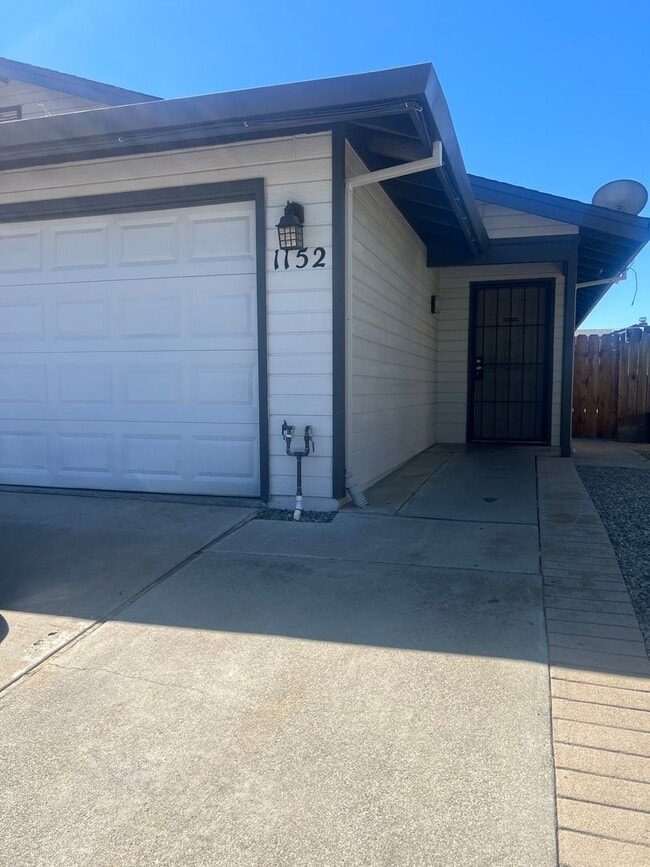 Primary Photo - 3bd Duplex