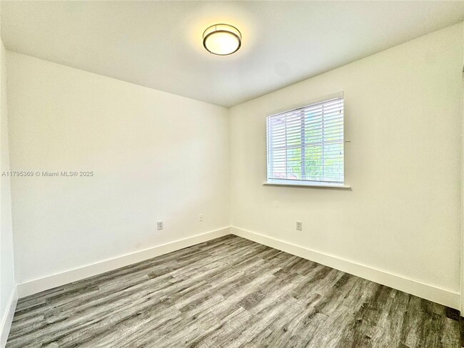 Building Photo - 14333 SW 125th Ct