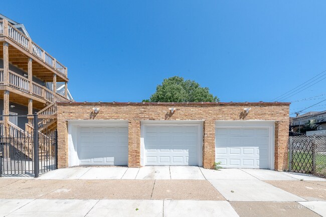 Building Photo - 5855 S Indiana Ave