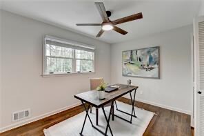 Building Photo - 1450 Cedarhurst Dr