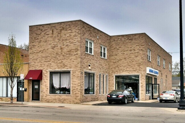Building Photo - 4100 Oakton St
