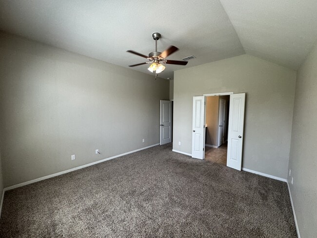 Building Photo - 5611 Markham Dr