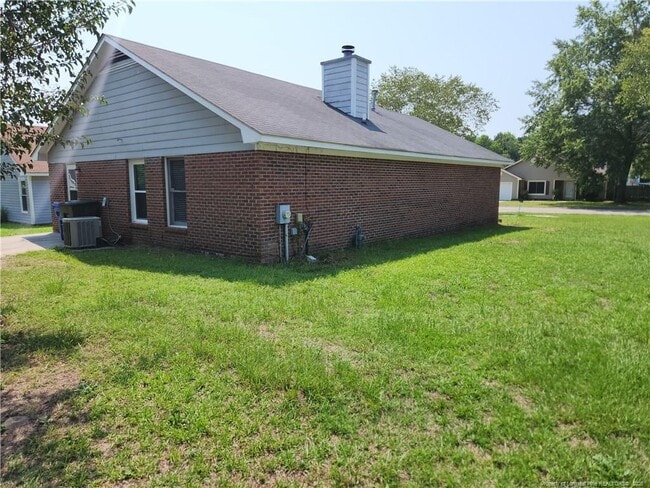 Building Photo - 5598 Quietwood Pl