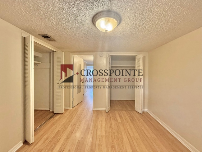 Building Photo - 1 Bed 1 Bath at Broadway Apartments! All Bills Paid!