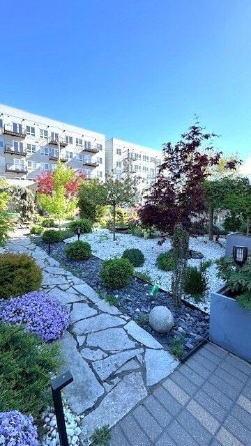 Building Photo - 2140 W Monroe St