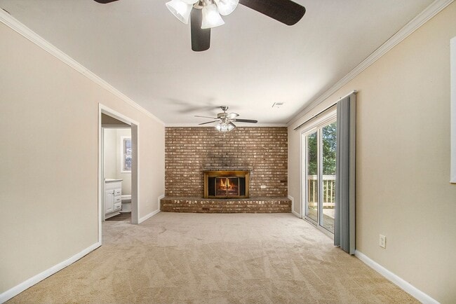 Building Photo - 4 Bedroom 3.5 Bath House
