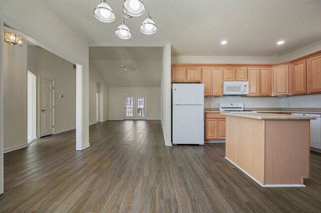 Building Photo - 15 Little Birch Dr