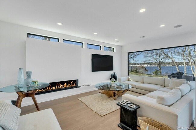 Building Photo - 10 Bay View Dr