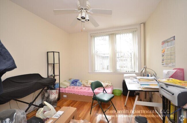 Building Photo - 5 Barrows St