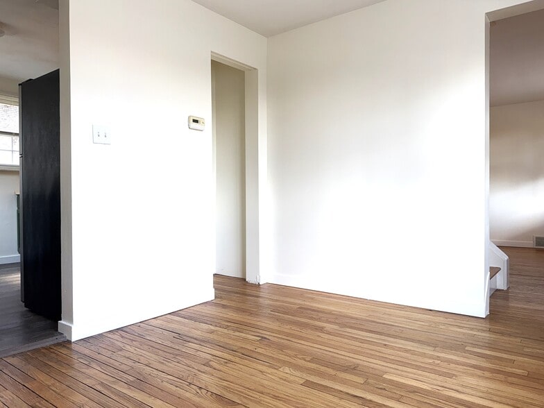 dining rm - 156 Forest Hills Plz