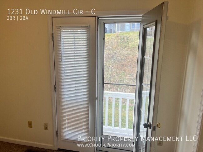 Building Photo - 1231 Old Windmill Cir