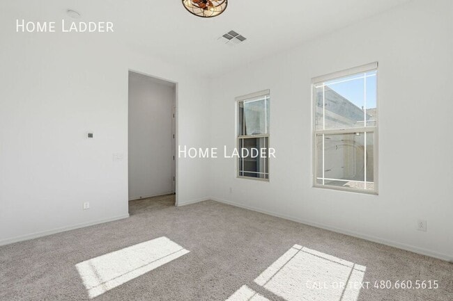 Building Photo - 10812 E Tesla Ave