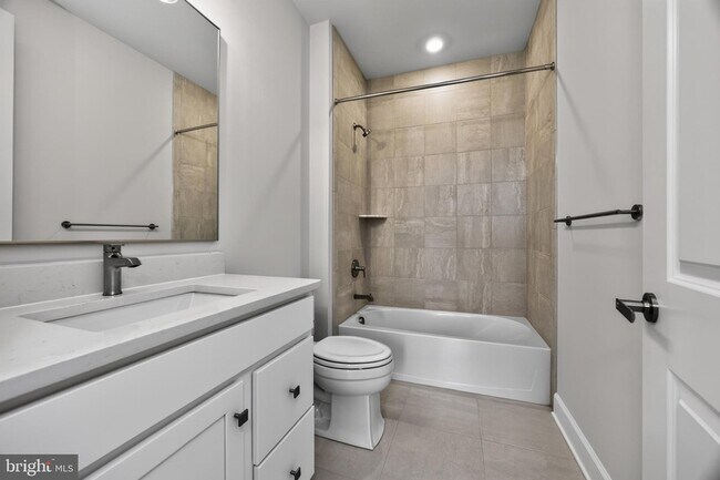 Building Photo - 1422 Gilray Dr