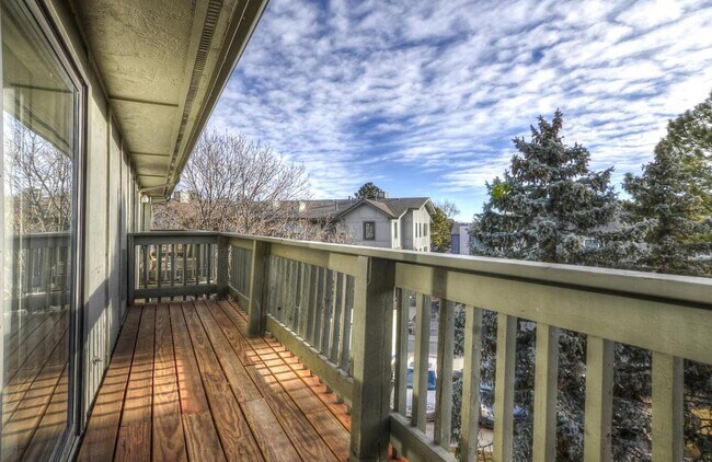 Building Photo - 6435 S Dayton St, #304