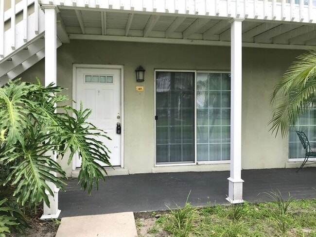 Building Photo - Beautiful 2/2 Condo with Water and Full Se...