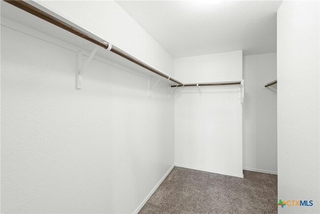 Building Photo - 513 Circle Wy