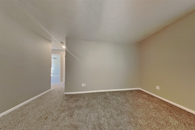 Building Photo - 18714 Timber Way Dr