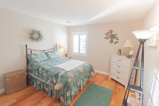 Building Photo - 697 Tupelo Ln