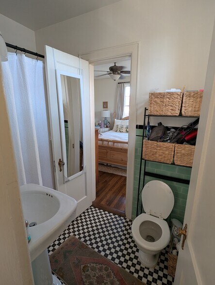 Bathroom - 1765 Peachtree St NE