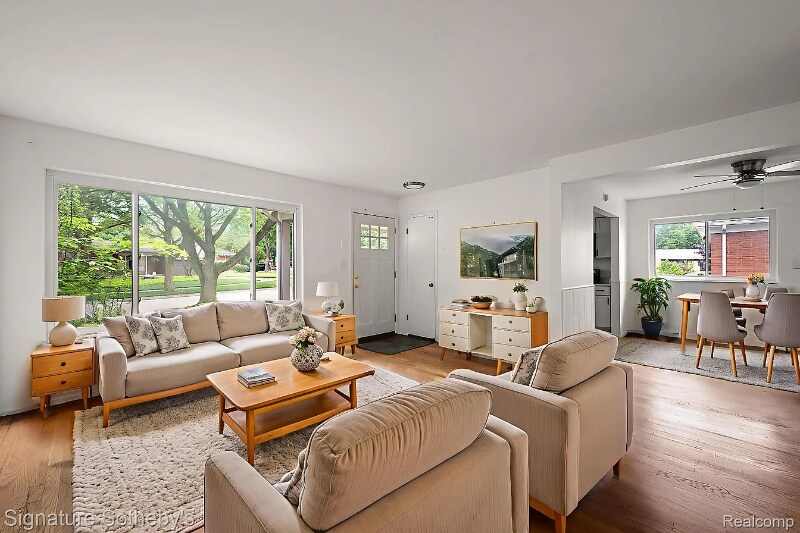 Building Photo - 3626 Hillside Dr