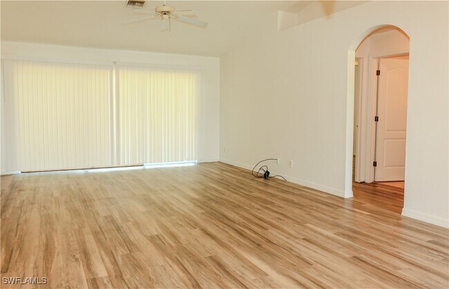 Building Photo - 203 Jack Ave N