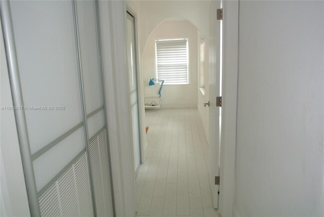 Building Photo - 5835 La Gorce Dr