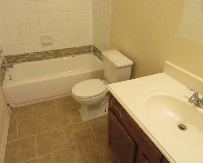 Building Photo - 14122 Noahs Landing Ln