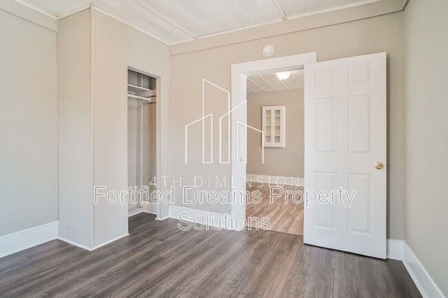 Building Photo - 1505 Gholson Ave S East