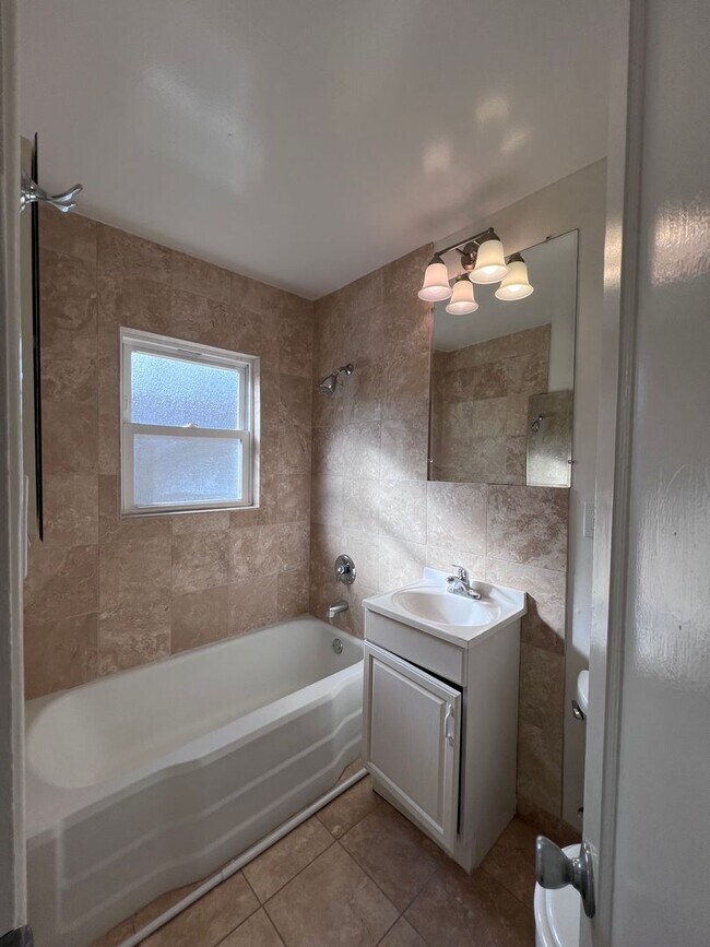 Building Photo - 2162 Felspar St