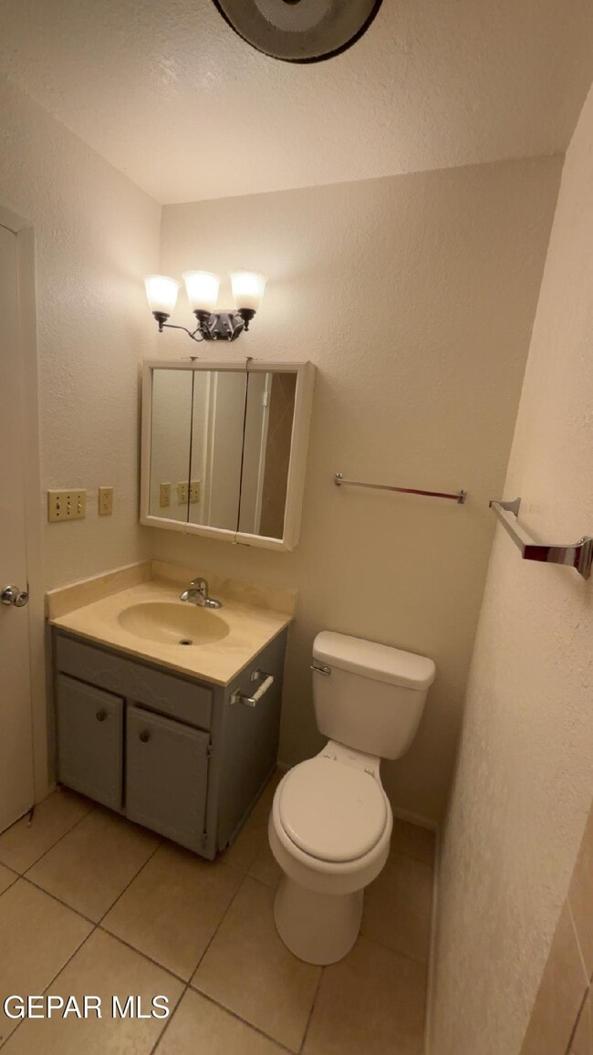 Building Photo - 10905 Bob Stone Dr