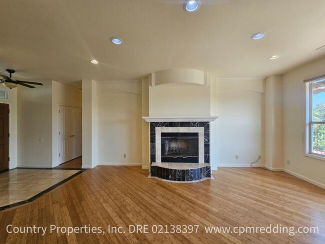 Building Photo - 1225 River Ridge Dr
