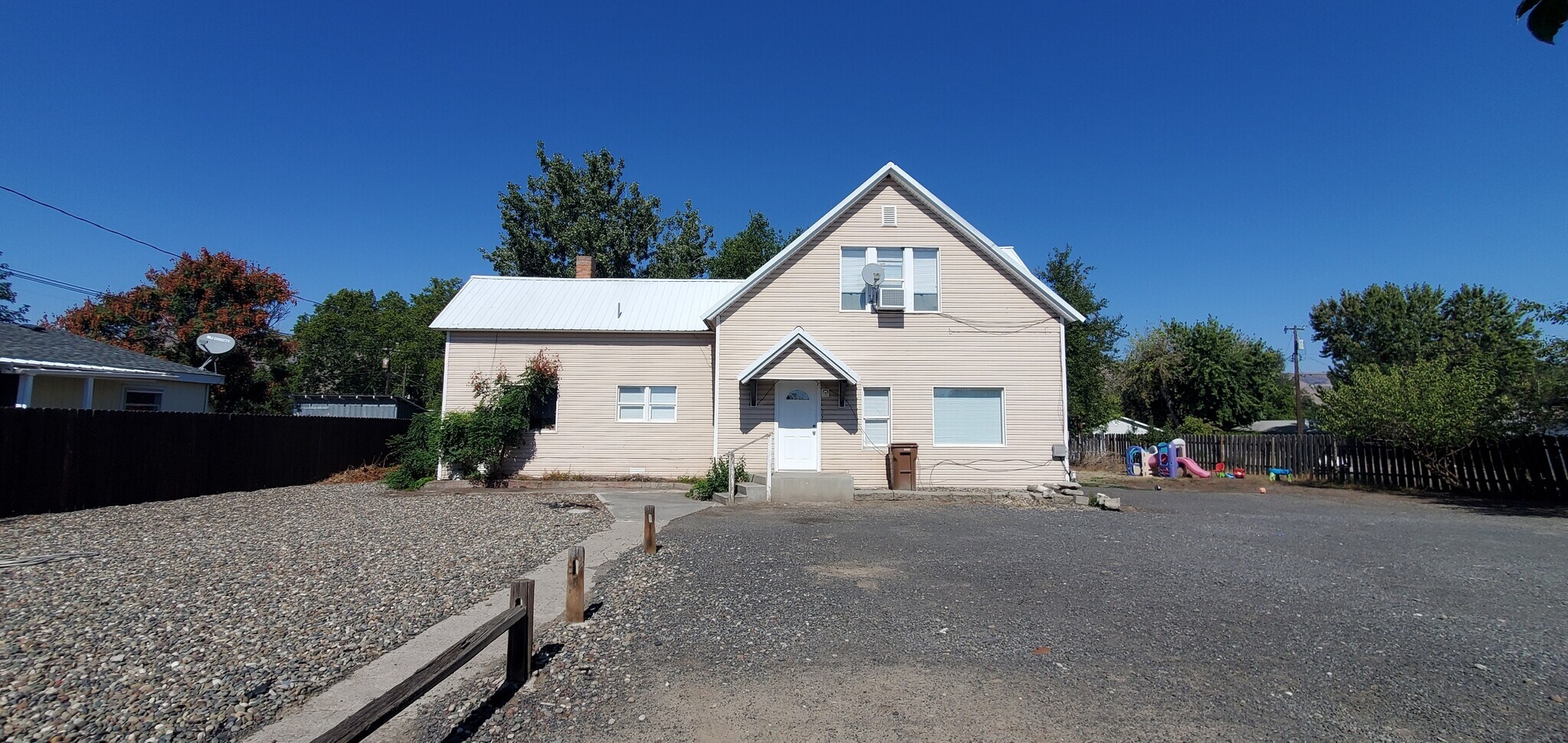 Building Photo - 1268 Sycamore St