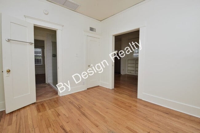 Building Photo - Charming Armory Park Bungalow with Private Off-Street Parking